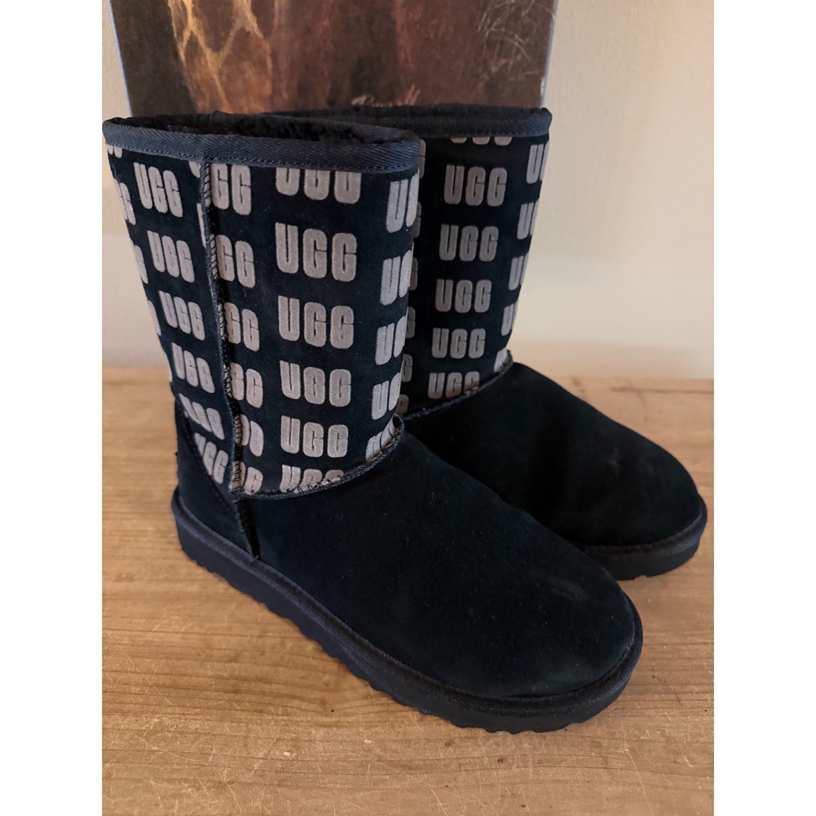 Ugg Classic Short Logo Boots Black Gray Suede Sheepskin 1138175 Womens 7